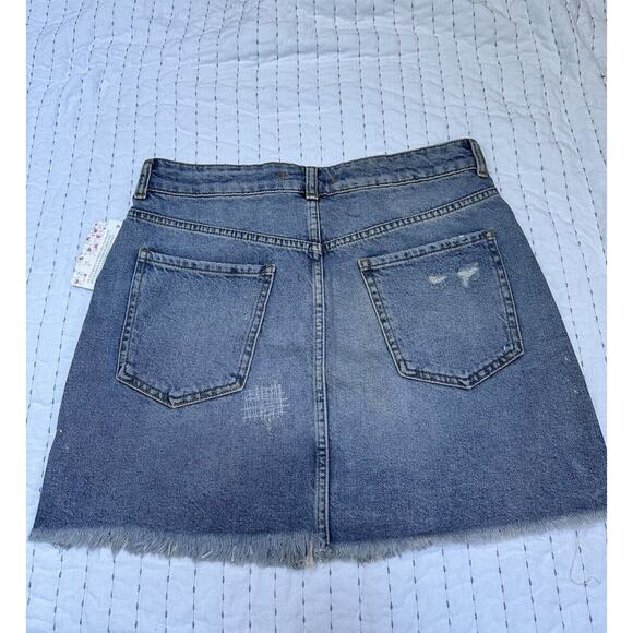 Free People Side Stripe Embellished Beaded Denim Jean Mini Skirt Distressed 8 - Picture 9 of 11
